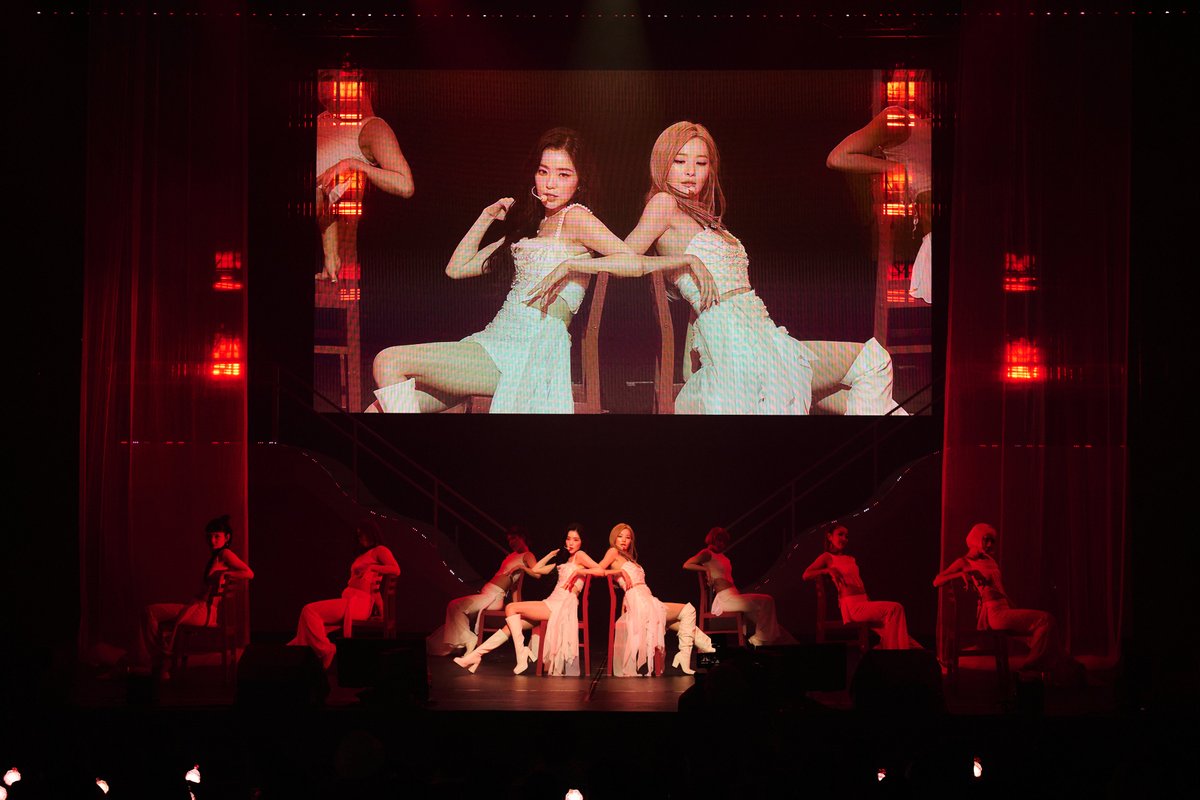 SMTOWNGLOBAL's tweet photo. 레드벨벳-아이린&슬기, 첫 日 투어 스타트! 후쿠오카서 성공적 포문 열었다
일본 첫 미니앨범 ‘Cheetah’ 전곡 무대 최초 공개…현지 팬들의 폭발적 반응
그룹-유닛-솔로 아우르는 풍성한 세트리스트로 독보적 역량 실감

https://t.co/McEzYOojaX

#RedVelvet_IRENE_SEULGI
#IRENE #SEULGI #RedVelvet
#RedVelvet_IRENE_SEULGI_blank
#RedVelvet_IRENE_SEULGI_JAPAN_TOUR