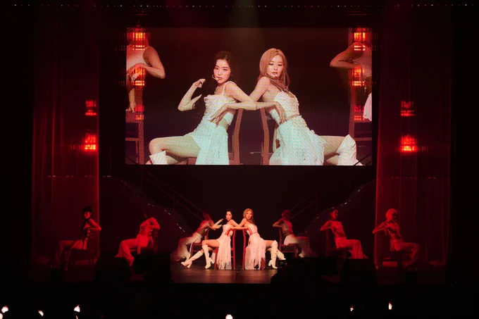 Image from SMTOWN (@SMTOWNGLOBAL)