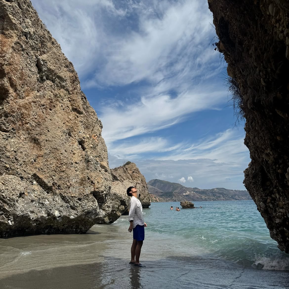 p1hits's tweet photo. intak @ takkibabyy instagram post

"¡qué hermoso es málaga!🏝️🌊💦🥵❤️‍🔥"

#P1Harmony #피원하모니 #인탁 https://t.co/B8h21qxPSw
