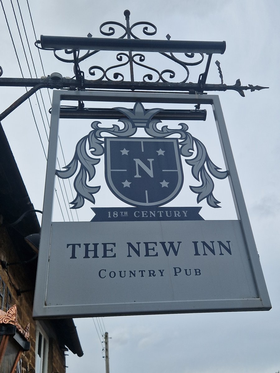 danielrbates82's tweet photo. 📍New Inn, Middleton Cheney, Northamptonshire.
🍺: Butty Bach Premium Ale by Wye Valley Brewery.
Pub number 1342 visited since 16th August 2021
My pub review: https://t.co/OqdmjrFk4n
#pub #bars #beer #beers #ale #beerlover #beerlovers #craftbeer https://t.co/H8DwwWHHdy