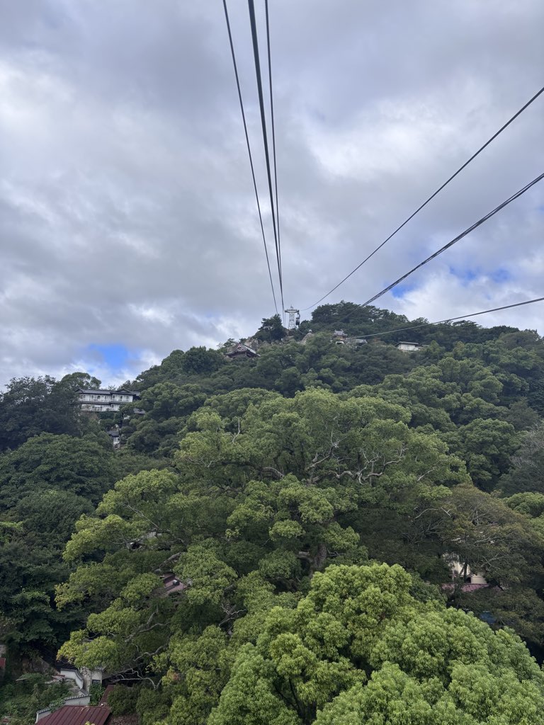 Senkoji_Ropeway's tweet photo. 本日、試運転の際に撮影したものです📸

ロープウェイの最終便は山頂駅、山麓駅ともに17:15となっております🚠 https://t.co/2VK0UnvZ99