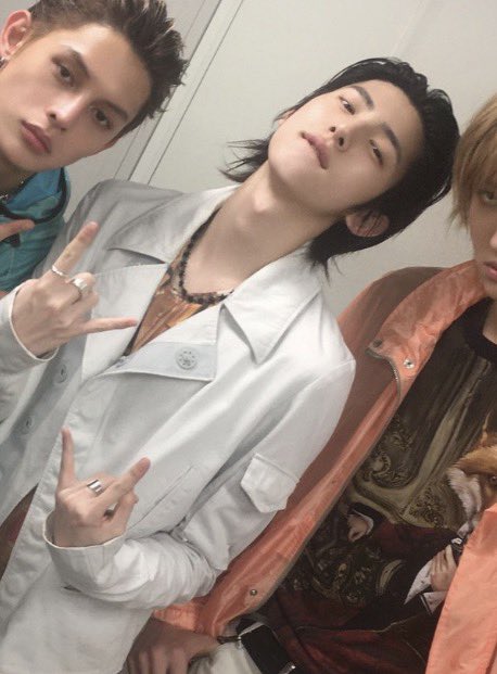 whyxxbaby's tweet photo. 듀저씨 넘 느끼~~;; https://t.co/4emjlLaKOE