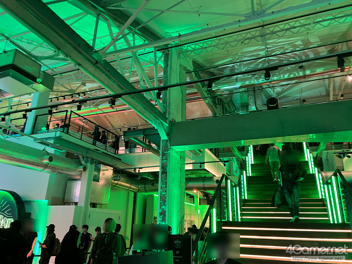 4GamerNews's tweet photo. 緑に染まった会場に小島秀夫氏が降臨！ 「XBOX FanFest Tokyo」でXBOXの歴史を振り返り，コミュニティの熱を感じてきた [TGS2026]
https://t.co/IL83eByp8o

XBOXを愛するファンが一堂に会した温かくて熱い一夜をレポートする https://t.co/JSWPv2ZBgr