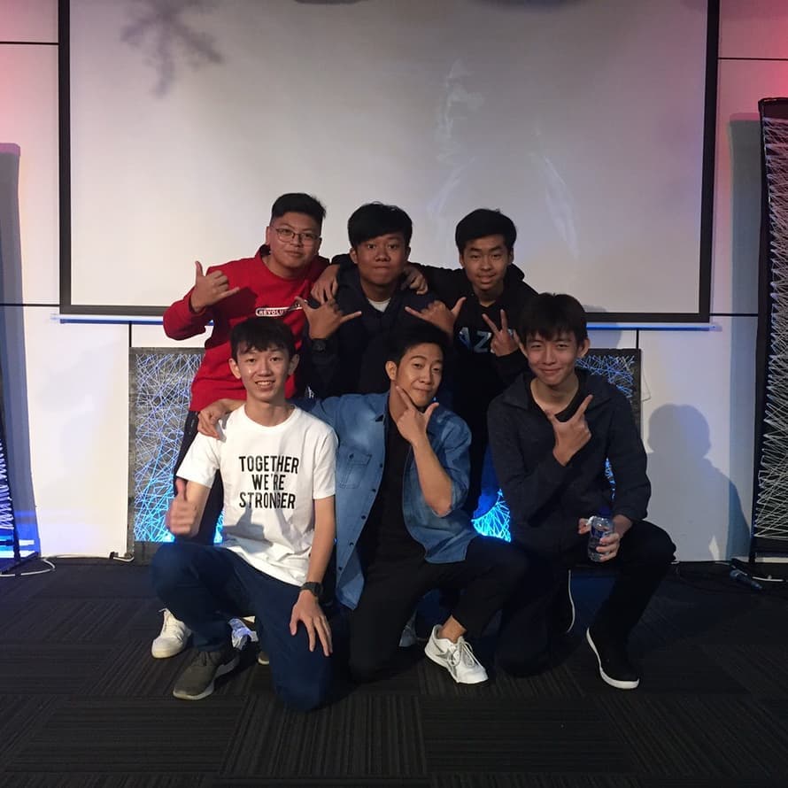 KatiaLosa79vb's tweet photo. R. E. V. E. A. L. E. D 
- Ko Andy (Leader) 
- Marvio 
- Bryan 
- Riu 
- Ado 
- Fung https://t.co/TObDpe1TLU