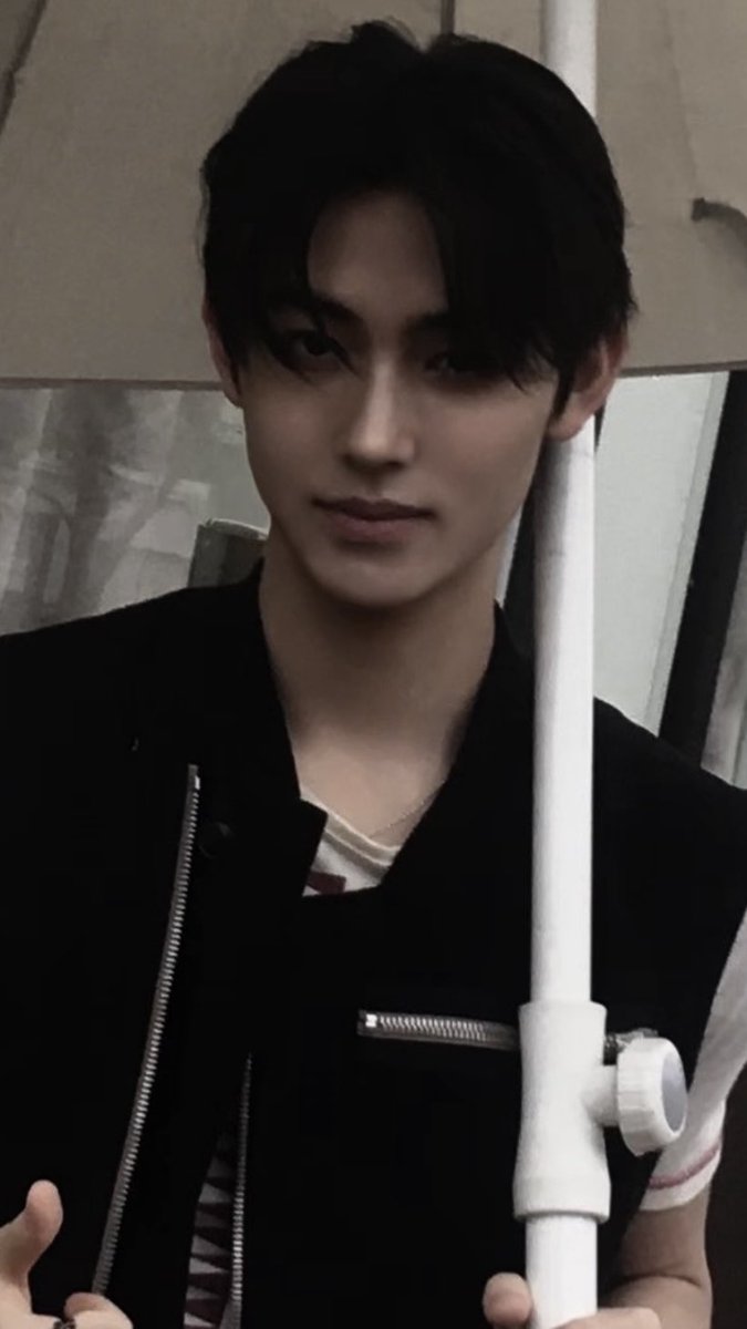 acaijoahae's tweet photo. DAMN EOM #SEONGHYEON FACE CARD IS INSANEEEEE😮‍💨 https://t.co/56RTaXrzJG