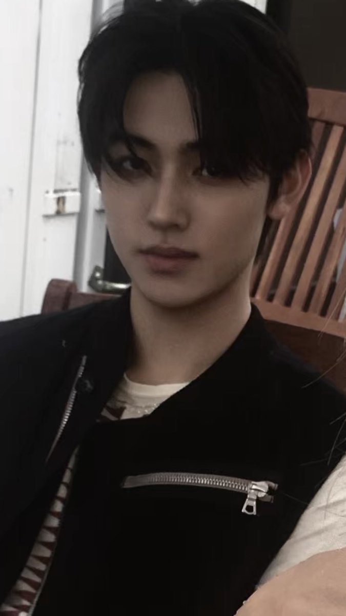 acaijoahae's tweet photo. DAMN EOM #SEONGHYEON FACE CARD IS INSANEEEEE😮‍💨 https://t.co/56RTaXrzJG