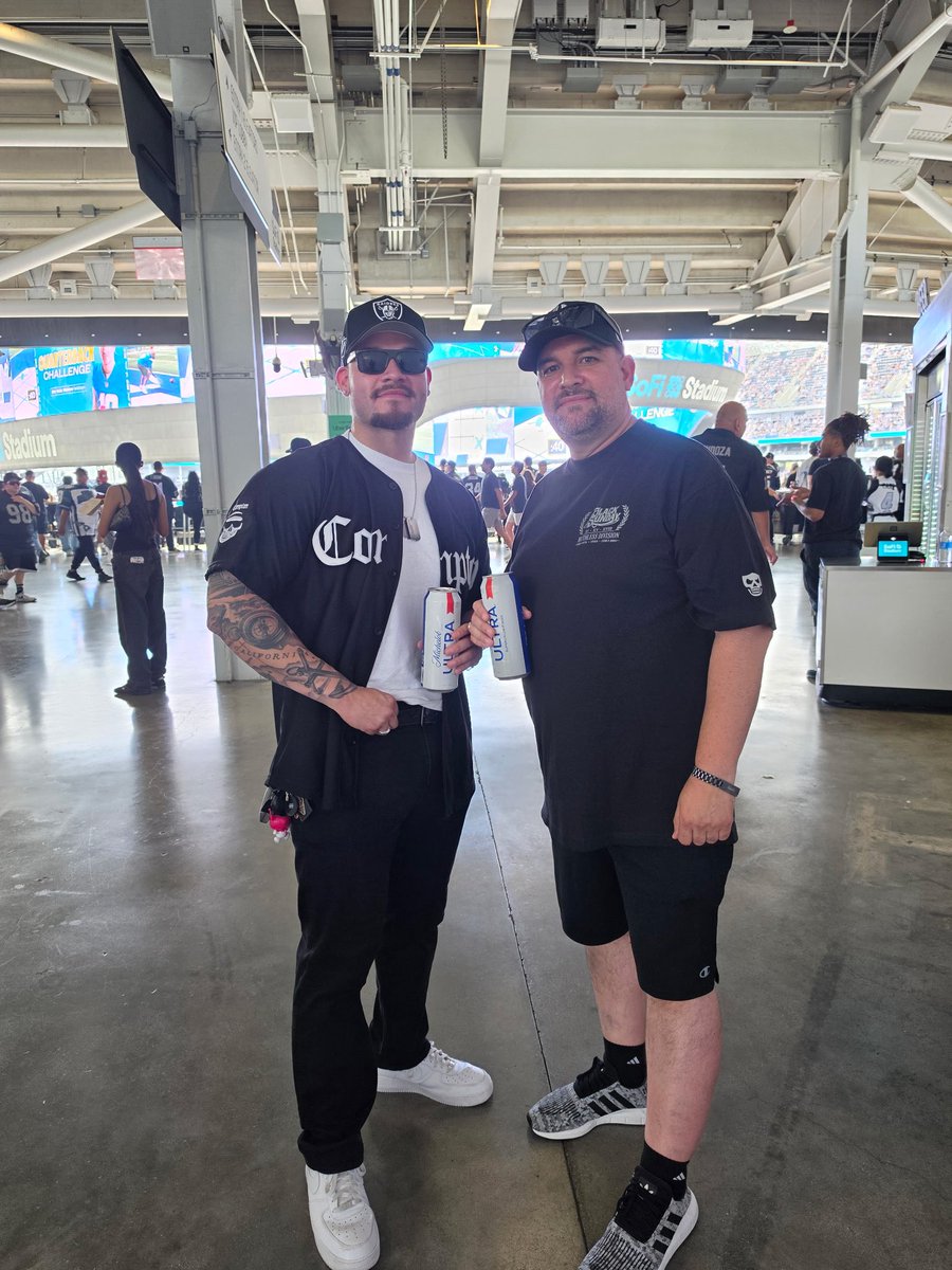 palemexican96's tweet photo. #raiders LETS FUCKEN GOOO https://t.co/QZUS7pvWjA