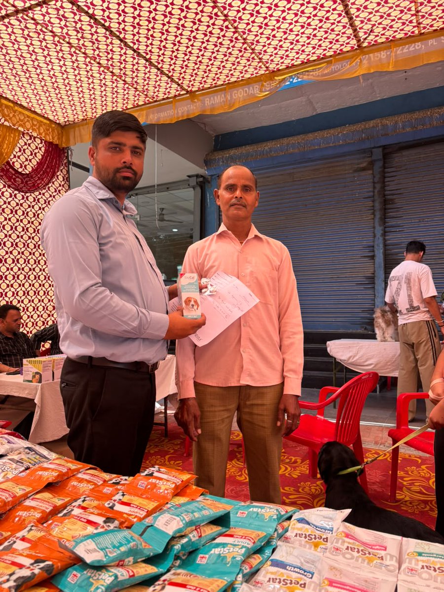 skyec_official's tweet photo. SkyEc successfully participated in a Vaccination and Anti-Tick Camp at a veterinary hospital in Sirsa.

#skyec #vaccinationcamp #antitickcamp #animalhealth #veterinarycare #tickcontrol #pethealth #preventivecare https://t.co/kchN1OgXsd