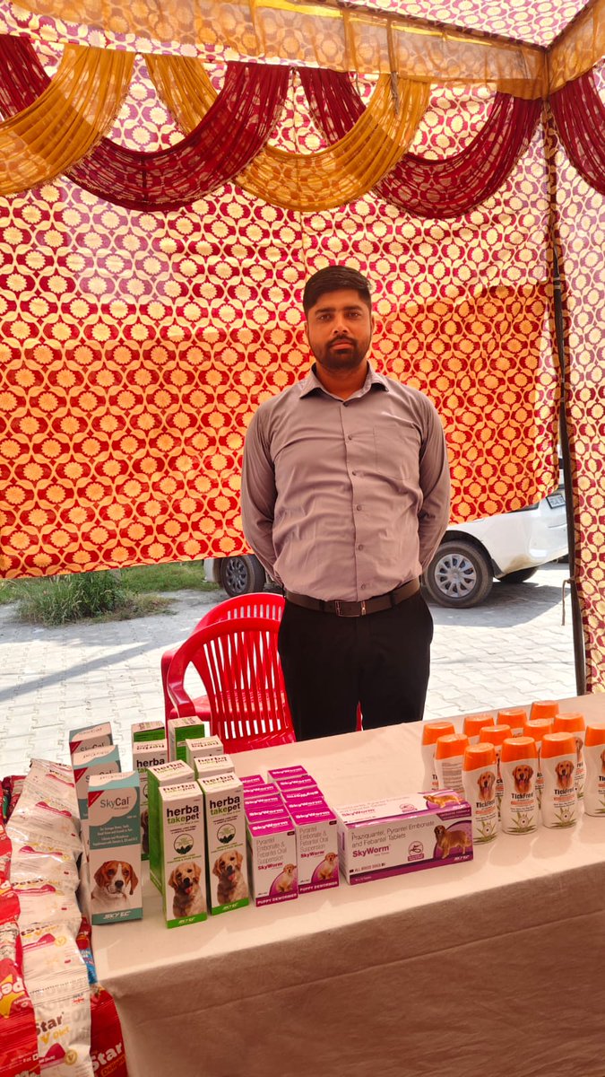 skyec_official's tweet photo. SkyEc successfully participated in a Vaccination and Anti-Tick Camp at a veterinary hospital in Sirsa.

#skyec #vaccinationcamp #antitickcamp #animalhealth #veterinarycare #tickcontrol #pethealth #preventivecare https://t.co/kchN1OgXsd