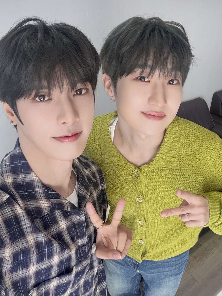 inaminute_offi's tweet photo. 재준태로 함께한 정오의 희망곡 재밌게 보셨나요? 😊
월요일의 비타민이 되어준 재준태와 함께
기분 좋은 에너지 가득 충전하고 이번 주도 힘차게 시작해요!💖

#Wtsgd_Midnight #Midnight
#InAMinute #인어미닛
#JAEJUN #재준 #JUNTAE #준태 https://t.co/IeR5yezuUq