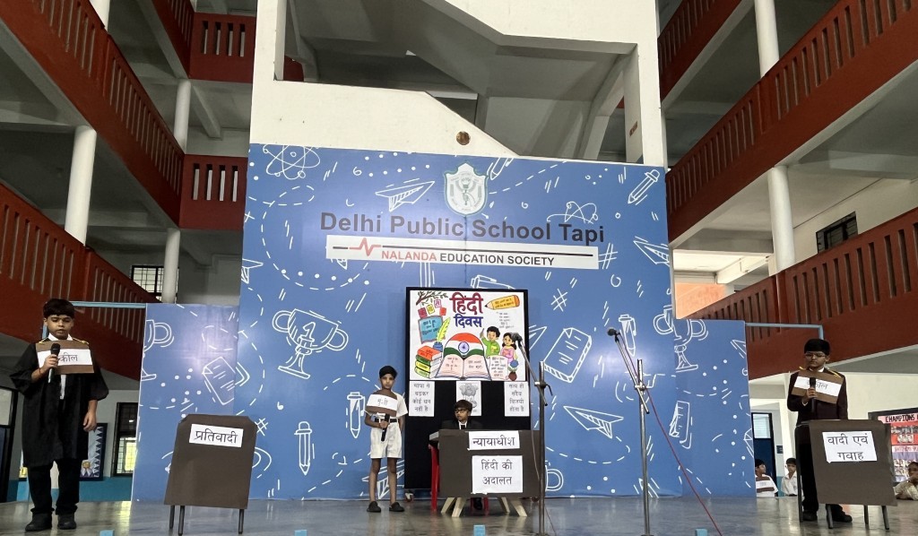 DPSTapi's tweet photo. 📚🌸 Class IV-A presented a meaningful Hindi Diwas Assembly featuring Rahim Ke Dohe, poetry and a skit, celebrating the richness of Hindi and our linguistic heritage with confidence and creativity. 🇮🇳✨
#DPSTapi #HindiDiwas https://t.co/TjTD8cPPJ4