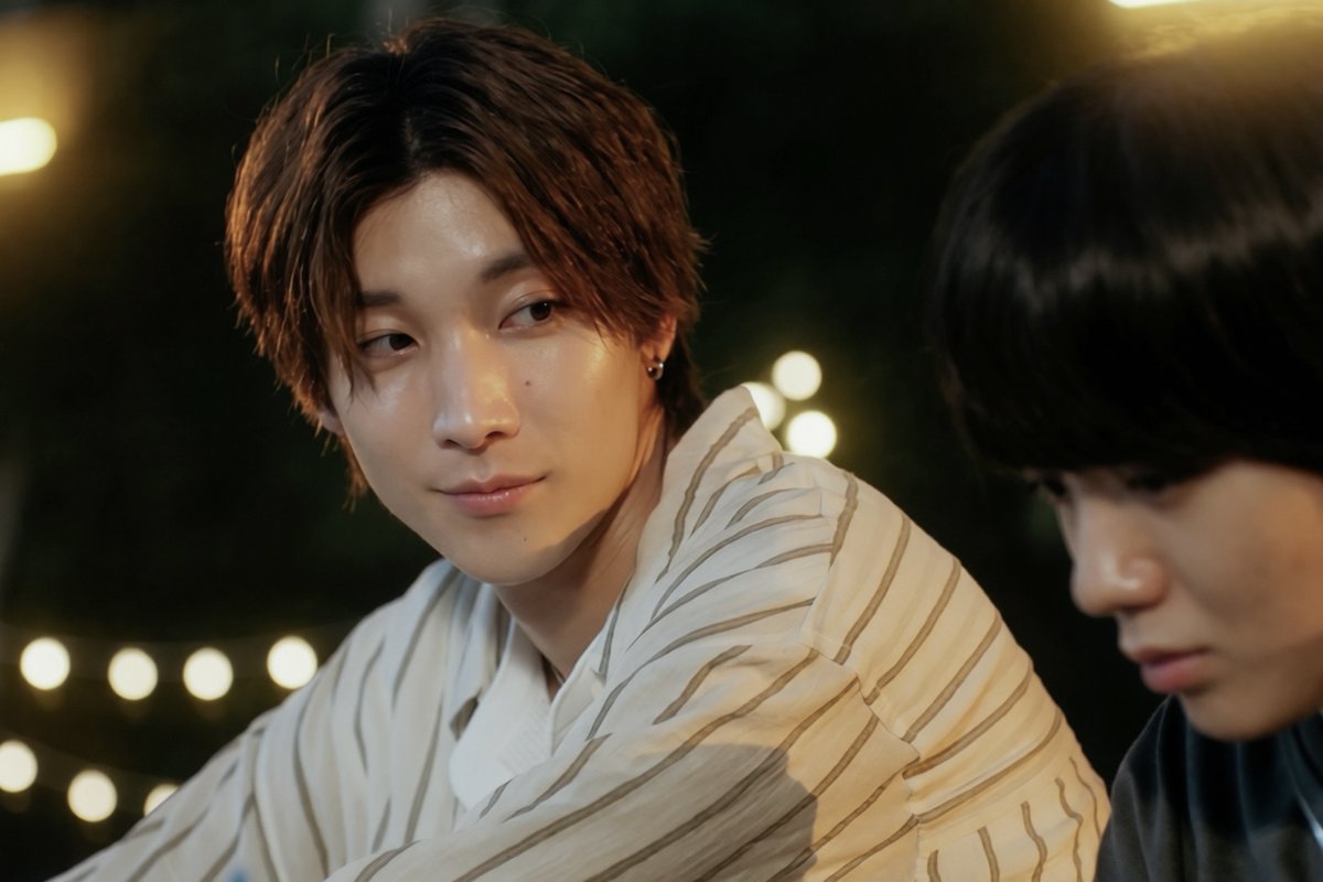 oricon's tweet photo. 📺『陽キャ集団にいる芹沢は、俺の前だと様子がおかしい』
⠀
芹沢（四坂亮翔）＆鈴木（小泉光咲）、
夜の海で線香花火🎆
⠀
🔻第8話見どころ
https://t.co/0QCGSypI4F
⠀
#陽キャ集団 https://t.co/OMrJ7NIFbL
