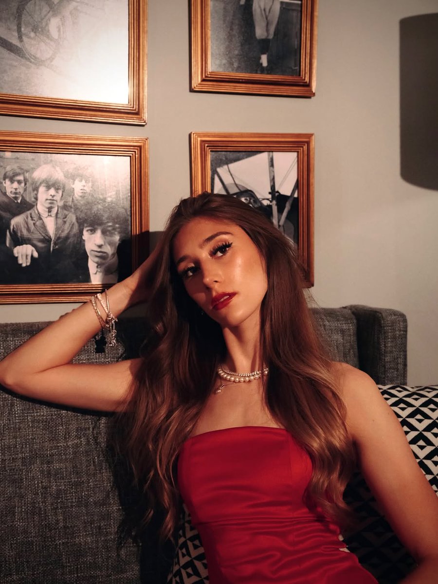 9tatianafloisw1's tweet photo. 🌹♥️💌 https://t.co/dd4MMG5zKm