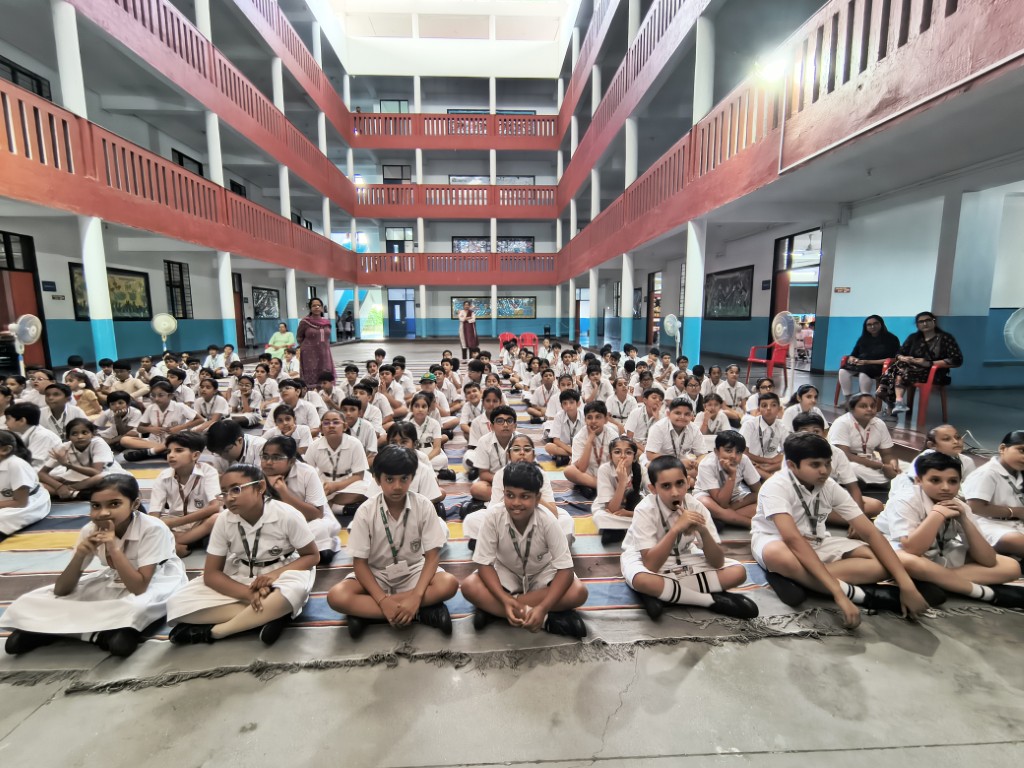 DPSTapi's tweet photo. 🐘🌺 Class III-B celebrated Ganesh Chaturthi through prayer, dance, a quiz and an engaging skit, exploring the festival’s cultural significance and values of wisdom, humility and perseverance. 🙏✨
#DPSTapi #GaneshChaturthi https://t.co/LfdvQ13fnF