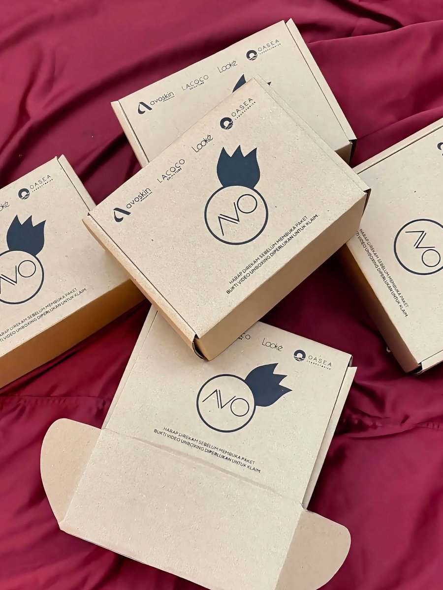 lookecosmetics's tweet photo. Mau kasih penyemangat buat hari senin niii~

Yang mau pressed powder GRATIS kasih ❤️+🔁 dulu nanti MinKé spill caranya! https://t.co/iYdUqFOBMA