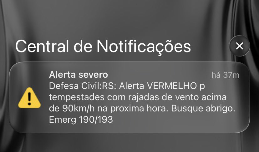 nottaweirdo's tweet photo. acordei no cagaço vento TERRIVEL https://t.co/3jpZyMSfUm
