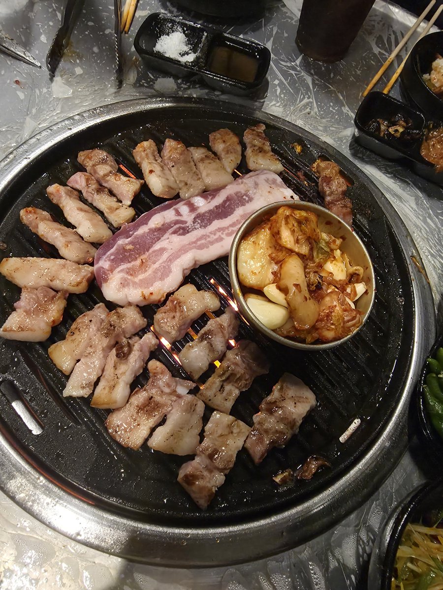durppy789's tweet photo. 야장의 계절에 너무 이뻐보이는 커플과 더블?트리플? 데이트 불러주셔서 감사합니다😘 https://t.co/1rfFavW2J8