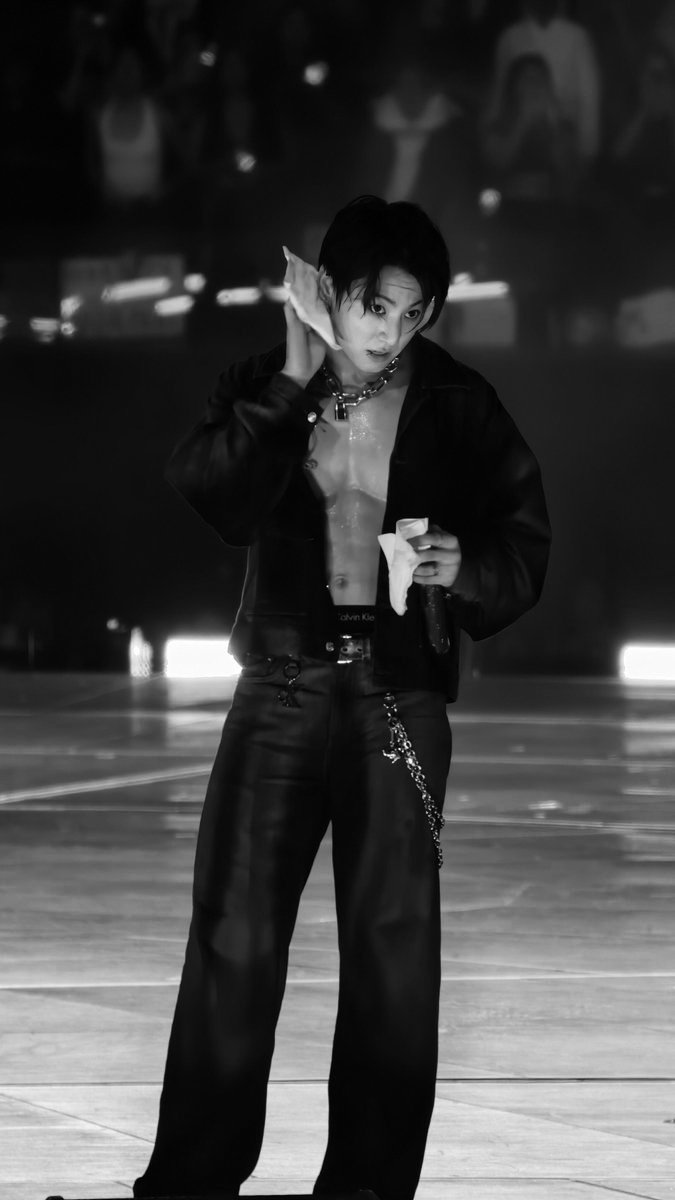 jjkxcll's tweet photo. being a jungkook bias, damnn it... https://t.co/7Gzg5QDgBY