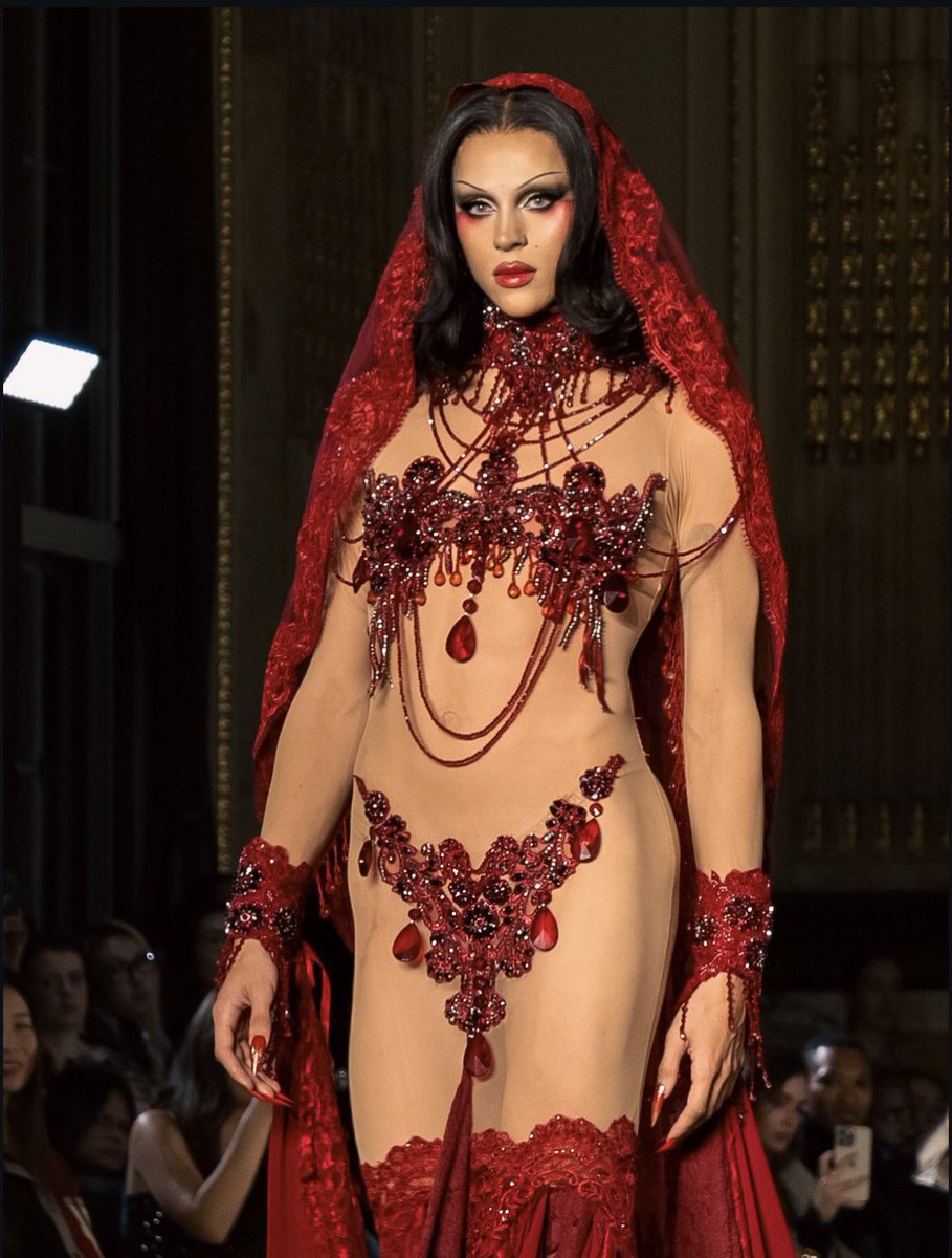Drag_Crave's tweet photo. Charity Kase &amp; Flesh look otherworldly for Trashy Planets’ SS27 fashion collection at London Fashion Week 2026 in London, United Kingdom. https://t.co/jd3dWHVsGp