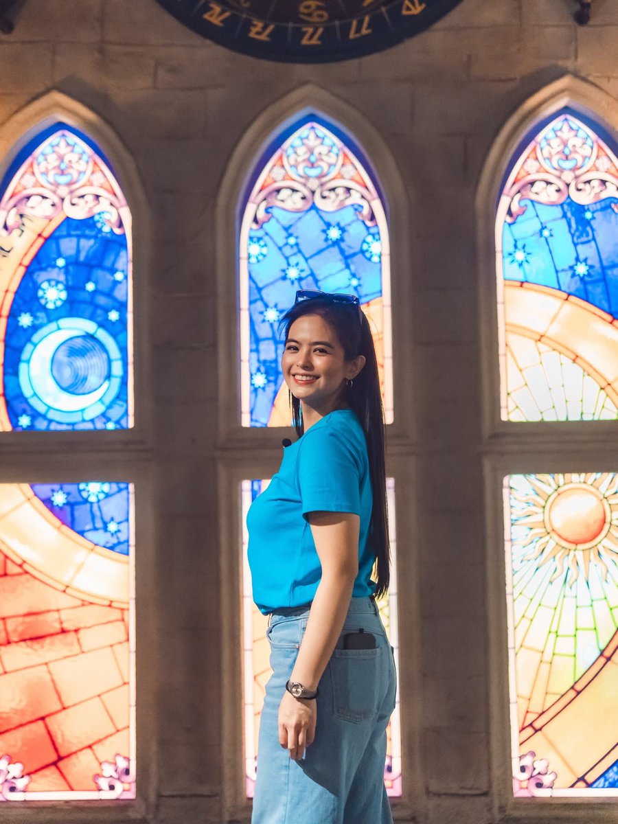 lalapresaaaa's tweet photo. POV: rich mong Tita na nagtatrabaho sa Taiwan na pinapadalhan ka allowance monthly https://t.co/Xb0zEPUgUL