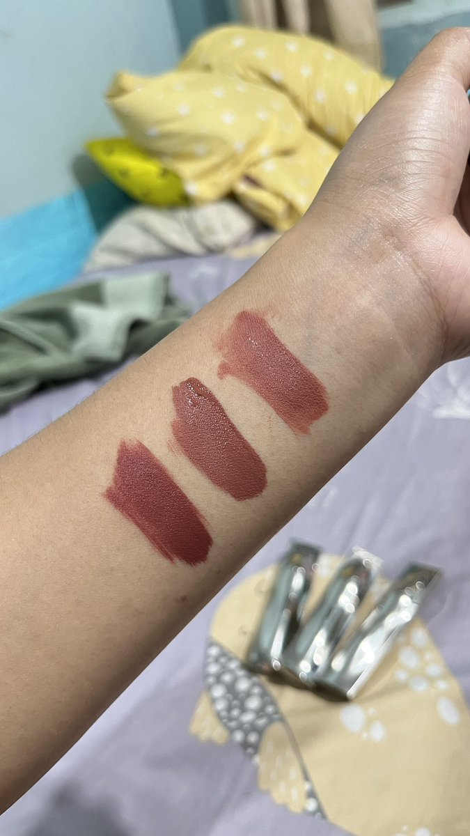 ikadwis's tweet photo. Dari dulu maju mundur beli lip matte nya timephoria ternyata se GONGGGG ini warnanyaaa 😍😍
Tidak menyesallll udah beli 3 shade iniiiii 😘😘
#lipmatte #timephoria #swatch #lipcream https://t.co/v9oW0wqEX3