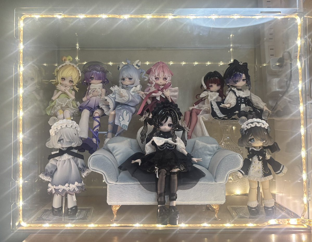 587sleep's tweet photo. LEDテープライトをつけたよ✨

#ブラインドドール https://t.co/mXcsQSuZrk