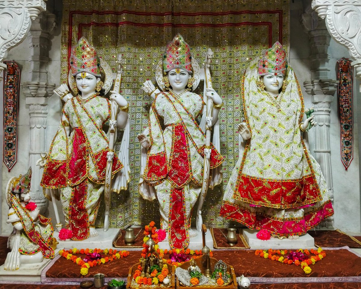 Rashume411's tweet photo. श्री राम मंदिर, प्रभासक्षेत्र - गुजरात (सौराष्ट्र),
दिनांक: 21 सितंबर 2026, भाद्रपद शुक्ल दशमी - सोमवार
मध्याह्न शृंगार https://t.co/ca76UJv16W