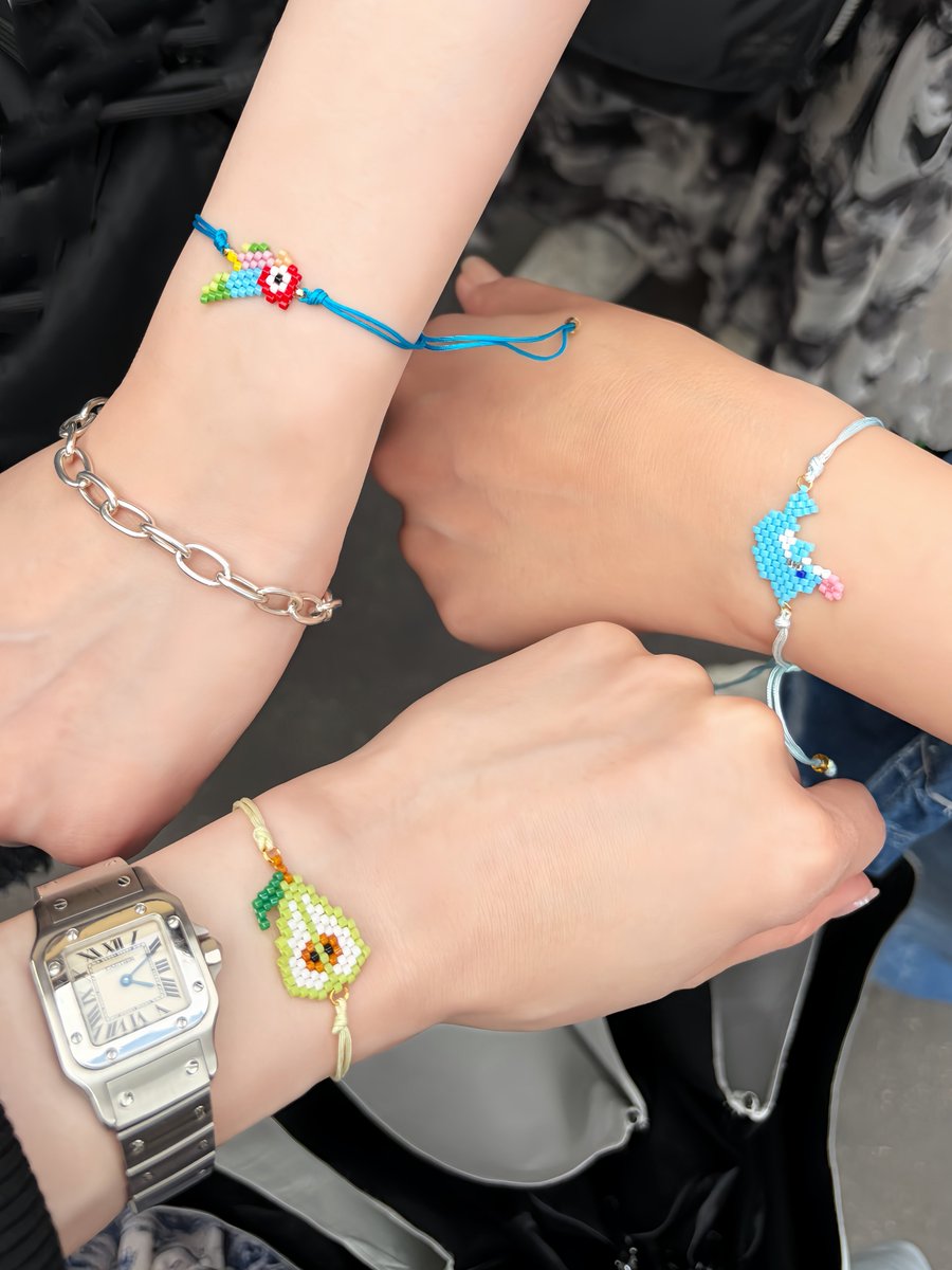 tweet_00000's tweet photo. Perfumeあ～ちゃん、イタリアのコモ湖で挙式

​・Perfumeのあ〜ちゃんが21日、結成25周年の記念日にイタリアのコモ湖で家族挙式を行ったと報告

・かしゆかとのっちも参列し、3人でお揃いの銀色リングを作成

・結婚後も変わらぬ絆を示し、今後の活動や関係性への支持が集まる https://t.co/RsQCp1qYc3