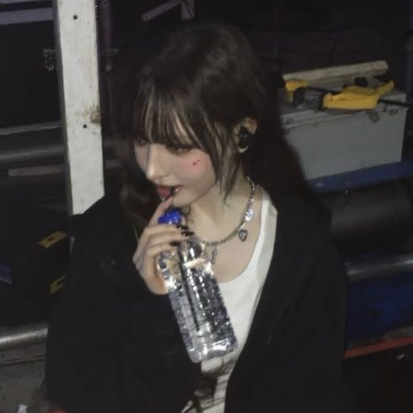 Eman51118080's tweet photo. 近所のドラッグストアのポイントカード、出すたびに「あと何ポイントで使えますよ」って言われるんだけど、そんなに貯めようとしてないから地味にプレッシャーなんだよな。 https://t.co/P6vn0t5bYK