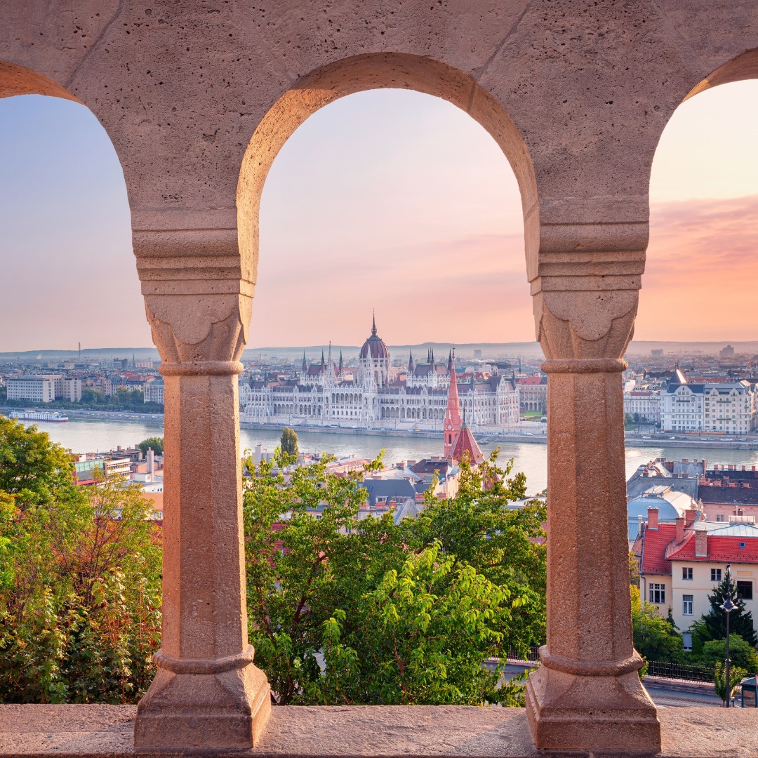 HaBlackwalmr's tweet photo. Budapest half-term breaks

9 February 2025: 3 nights from £239pp
12 February 2025: 4 nights from £249pp

Includes return flights from Dublin, airport taxes, 4-star Mediterran, room only and 20kg checked luggage. Full payment required. Subject to https://t.co/LFG27P9aKr