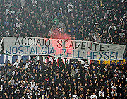 aautodelon's tweet photo. @GioNeroBlu Le curve della vergogna. https://t.co/6U6RlHPD8e