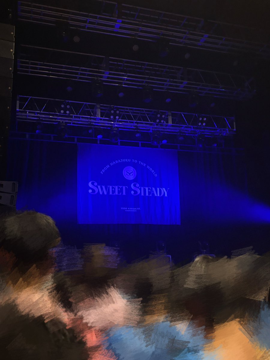 _yuritaro_'s tweet photo. 秋だし台風きてるけどお花見してきた💐
1年3ヶ月振りの単独公演、1stワンマン衣装、前半セトリは披露された曲順なんて…はー久しぶりにライブで涙でるくらい良かったт т いやぁエモすぎる〜〜昔のパジャマパーティの時と同じ位置からみたのいい判断だった。ありがとうございます大好きです、すいすて。 https://t.co/oxZaZyuBf8