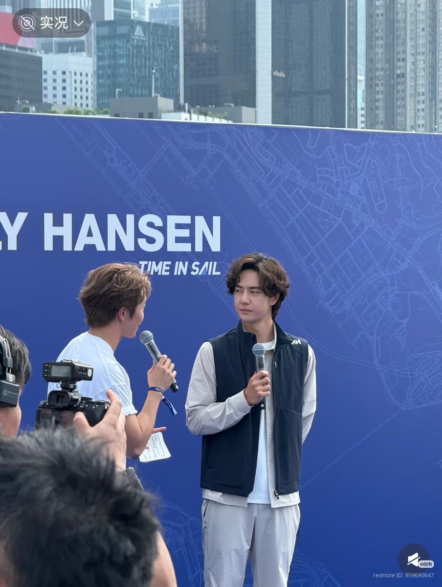 envyofyibo's tweet photo. Woww!!!! Wang Yibo so handsome!! 

YIBO X HELLY HANSEN CRUISE
#WangYiboxHellyHansen #HellyHansen #WangYibo https://t.co/jv4ZuGDrds