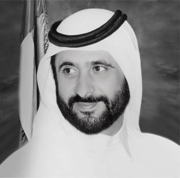 DXBMediaOffice's tweet photo. بقلوب مؤمنة بقضاء الله وقدره، ينعى ديوان صاحب السمو الشيخ محمد بن راشد آل مكتوم، نائب رئيس الدولة رئيس مجلس الوزراء حاكم دبي, رعاه الله، المغفور له بإذن الله تعالى الشيخ أحمد بن راشد آل مكتوم الذي انتقل إلى جوار ربه صباح اليوم الاثنين. وقد أعلن الديوان الحداد الرسمي وتنكيس الأعلام في دبي لمدة عشرة أيام اعتباراً من اليوم الاثنين. 
إِنَّا لِلَّهِ وَإِنَّا إِلَيْهِ رَاجِعُونَ