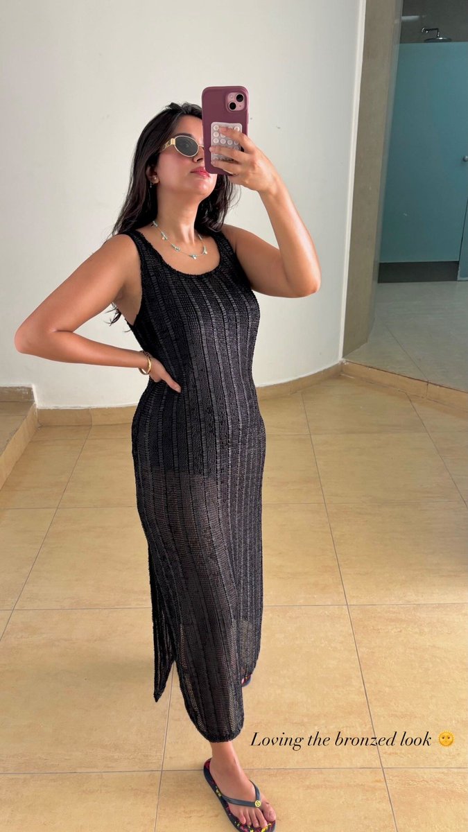 Soha0070's tweet photo. Bronzed glow, black dress, good energy ✨ https://t.co/0fFfjX1GrQ