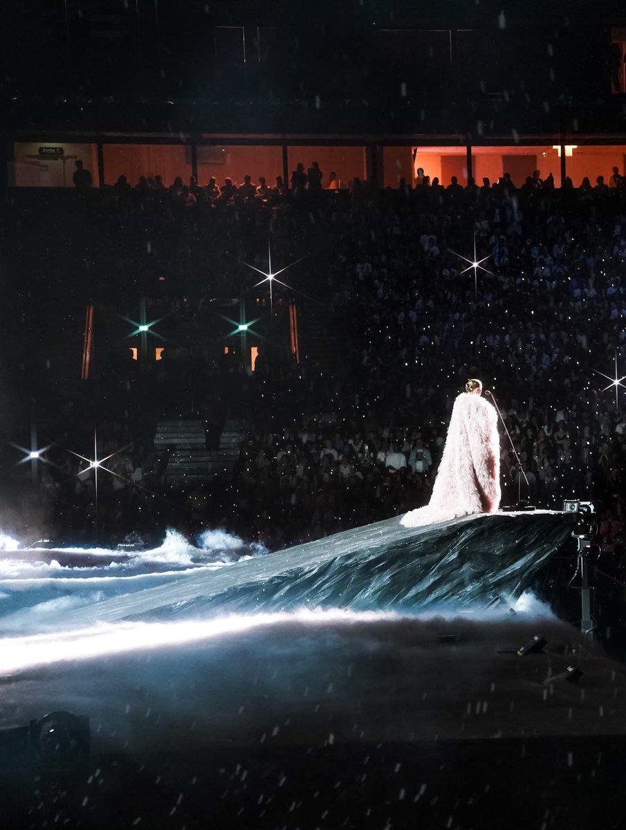 BFABRICEE's tweet photo. “Et quand nous aurons fait le tour de nos ultimes projets … je chanterai » ❤️🫶
@celinedion https://t.co/PSyAMxJ1jG