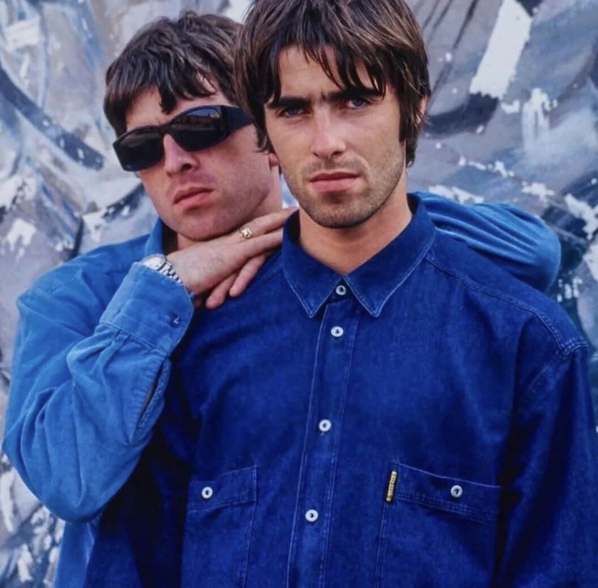 gallagherism75's tweet photo. HAPPY B’DAY TO THE BIBLICAL ROCK’N’ROLL STAR GODLIKE ICON LEGEND CELESTIAL @liamgallagher
🎂

LOVE YOU FOREVER!!!!! ❤️ https://t.co/78lNqyg1jD