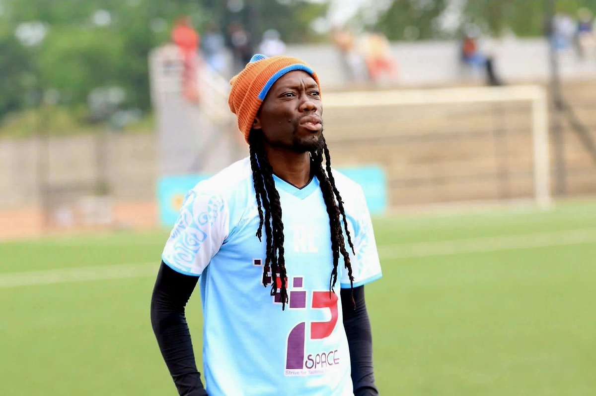 KillerpassBOTS's tweet photo. BPL COACH MONITOR #KillerPass #FNBPREM
Reneilwe Yeye Letsholonyane is a front runner for the vacant Mochudi Centre Chiefs Head Coach post.
Yeye is currently an assistant Coach at Platinum FC in Zimbabwe and he Coached Matebele FC last season https://t.co/E1yz4jDfZp