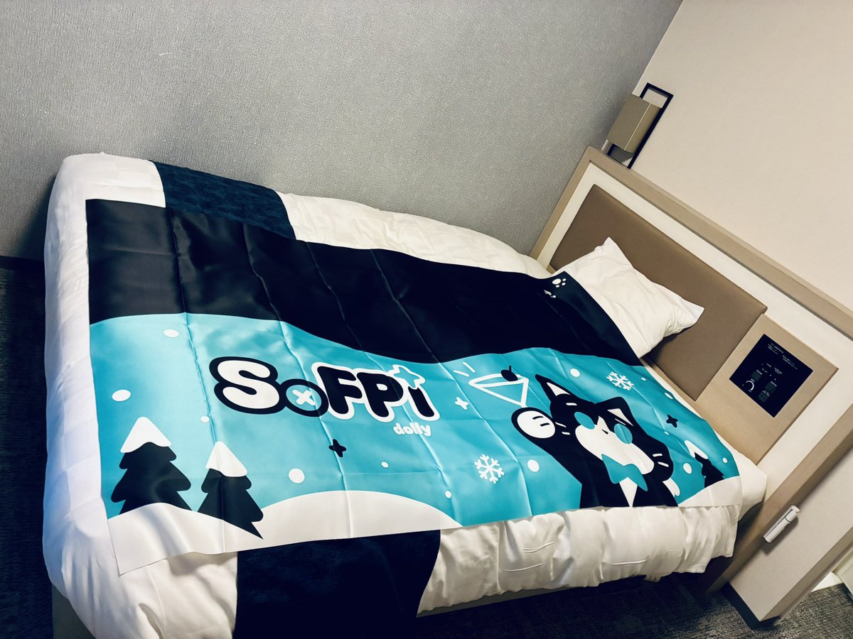 aries_beat's tweet photo. 時間なくてカードとクロスをホテルに直送したけど（北海道届くの遅いから…）めっちゃ可愛いな、特にクロス〜！
折り目なんとかしたいけど今日は無理！ https://t.co/7f9VGUXh4F