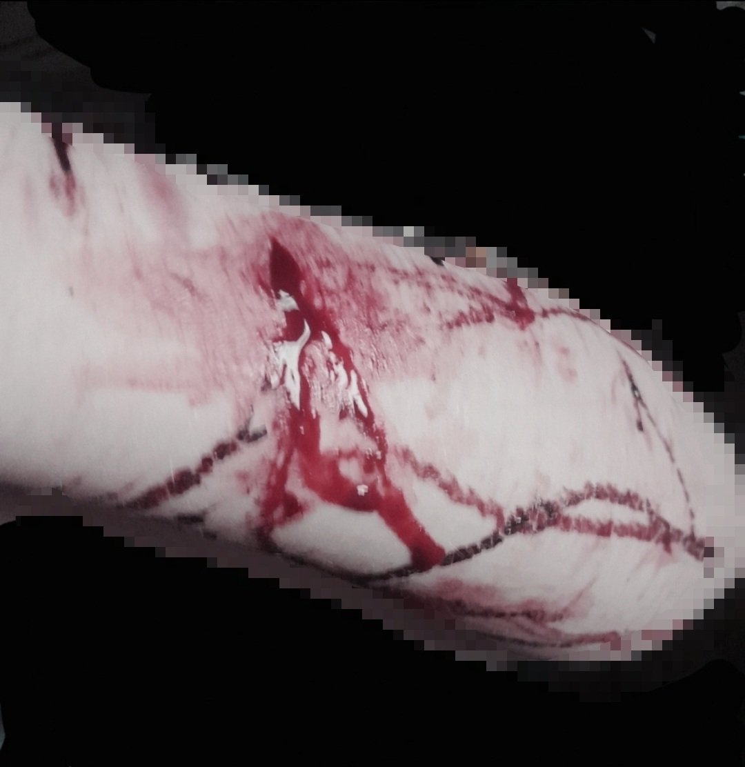 mxddeningjr's tweet photo. !! SFX makeup practice this is not real !! https://t.co/9jKnNBUvQa