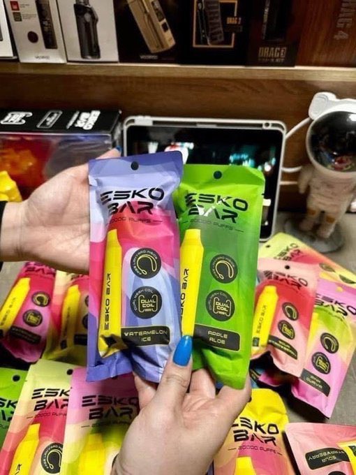 aawurora's tweet photo. Esko Bar 20000 Puffs 🌠 โปร3แถม1
ราคา 430. _บาท
🎀รับเยอะ มีเรทราคาส่งให้���้า 🎀
ปรับรูลมได้
ความจุน้ำยา 18ML
นิโคติน 3% หรือ 30MG✅

#พร้อมส่ง สั่งซื้อสินค้าแอดไลน์ได้เลย
‼️ ย้ำว่าไม่มีปลายทางนะคะ ‼️

✅ - @758idajx
✅ - สนใจสั่งซื้อลิงค์ไลน์ https://t.co/U01UvPik1q https://t.co/EO5bupbBR3