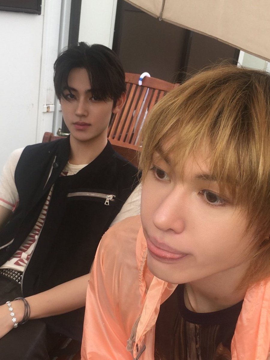 cortmailz's tweet photo. no cus seonghyeon always has his game face on like he’s ready to take everyone’s bias list to a paper shredder 😭😭😭 https://t.co/o6F5vdkpNp