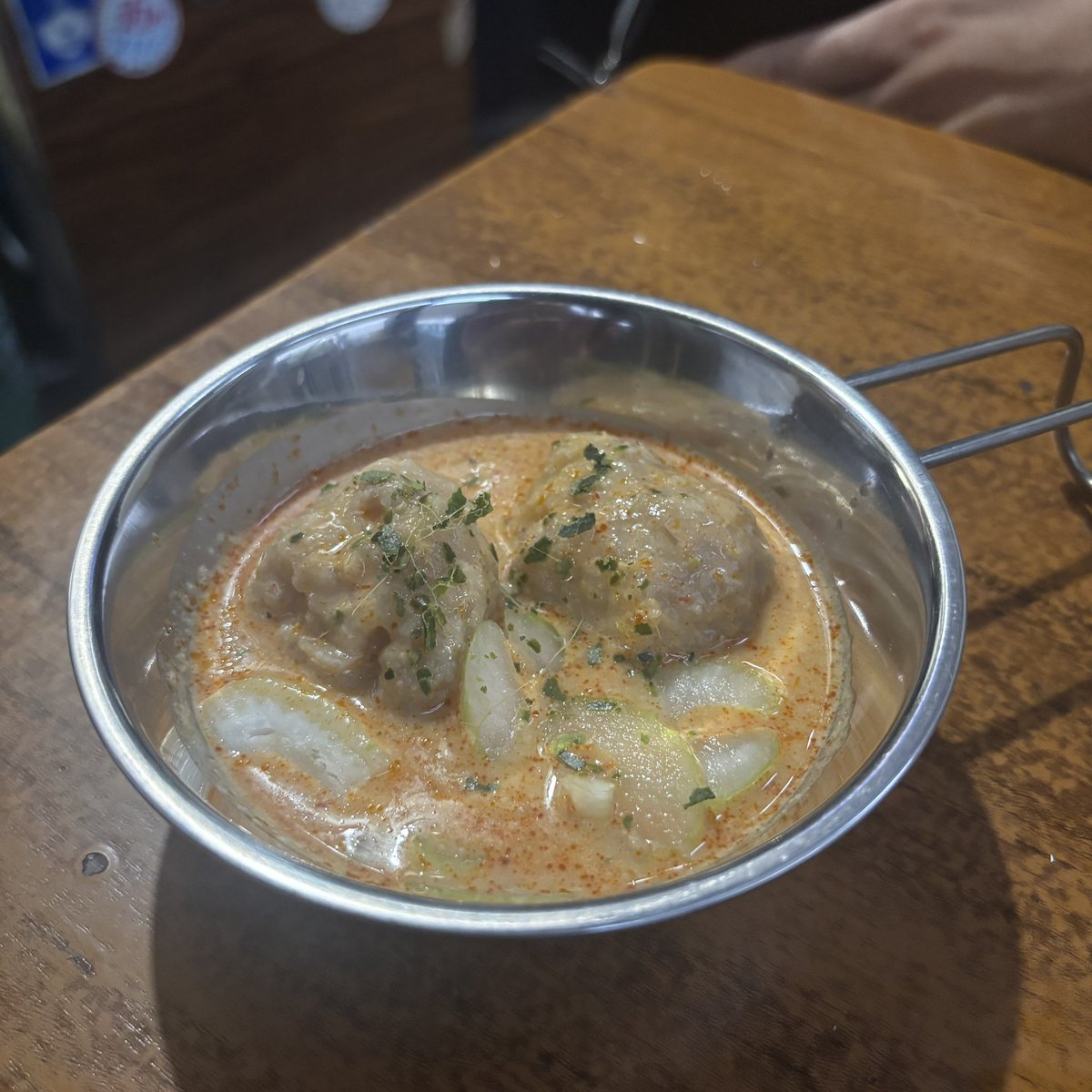 beershika's tweet photo. 初の酒場chacoさんにも🔥
創作料理全部美味しかった！！
背脂チャーハン、チョリソーピーマンチーズ春巻き
青唐生姜焼き、トムヤムスープ！🇹🇭 https://t.co/YxcsMtFhEK
