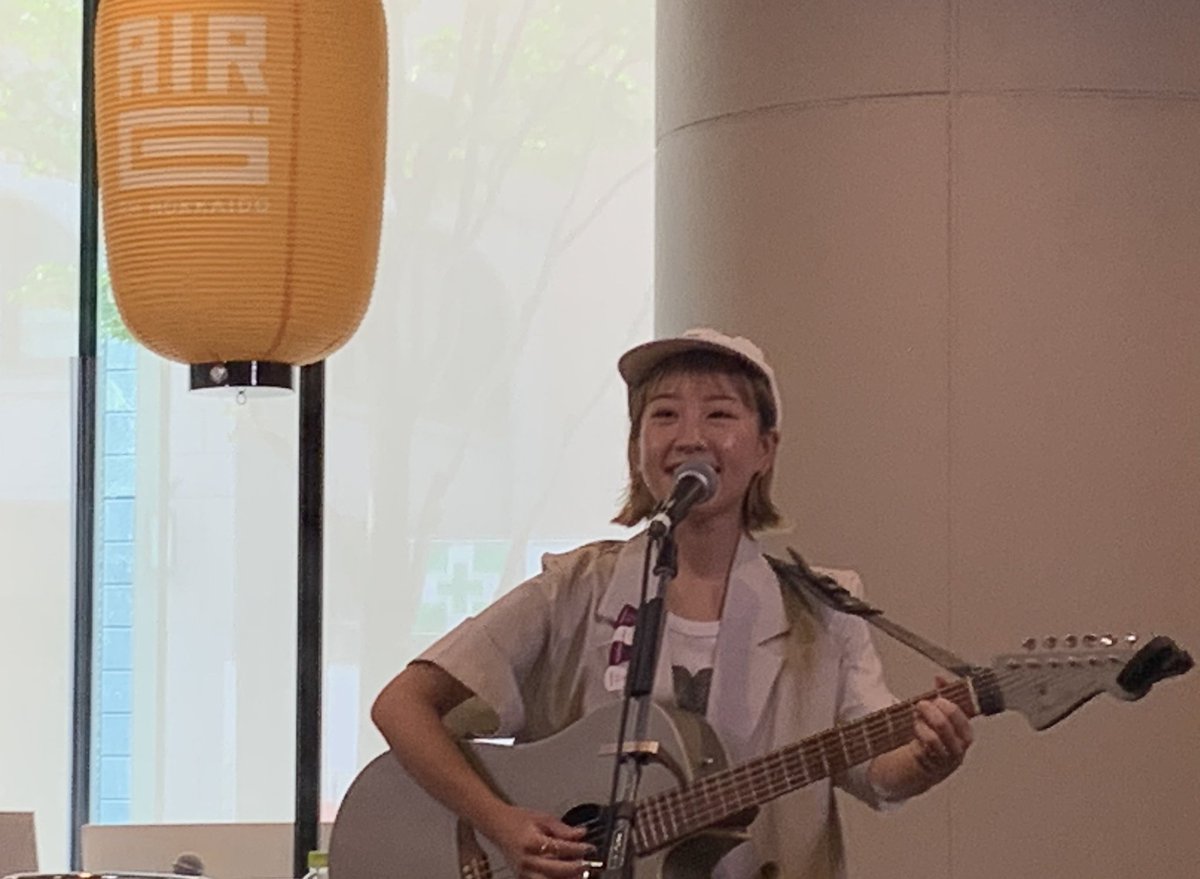 yasonoshima's tweet photo. 本日AIR-G'まつり2026、プログラムを見ると、3年前にAIR-Gの企画で相撲を取った戸田耕陽さんがオープニング。次いで札幌出身の山崎あおいさん、先日の清田でも元気をいただい小澤さんの計３ステージへ！
また、勇気をいただき、元気に自転車で帰って来ました🚴‍♀️
#小澤ちひろ
#えあじー https://t.co/hOsyswPV9P