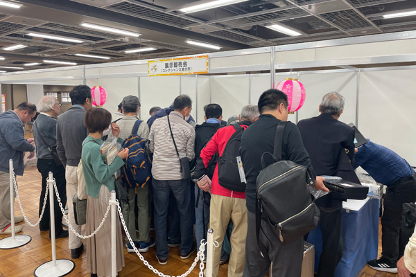 japex_jps's tweet photo. JAPEX2026　 コレクション大処分市（5階会場）
大好評の展示即売会。幅広いジャンルのアイテムが揃います。
「使用済み切手キロBOX販売」も実施予定です。
出品物も大募集！（10/3まで）詳しくは公式HPをご覧ください。
https://t.co/WAExc0iTy0

#全国切手展　#JAPEX https://t.co/gK9qdaFs1A