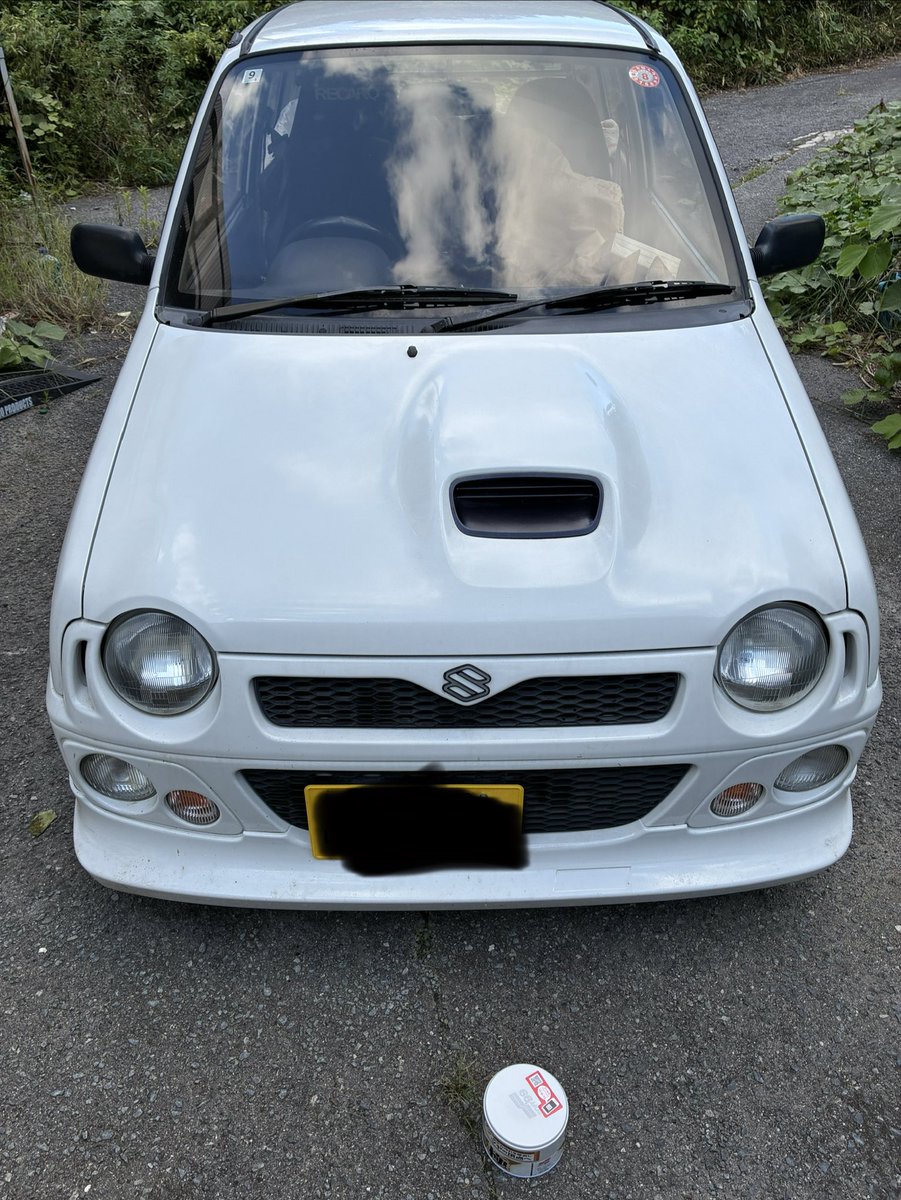humming1215's tweet photo. 流行りのピカチュウ額縁に入れてワークスの洗車からのワックス塗ります https://t.co/IkR71NOyky