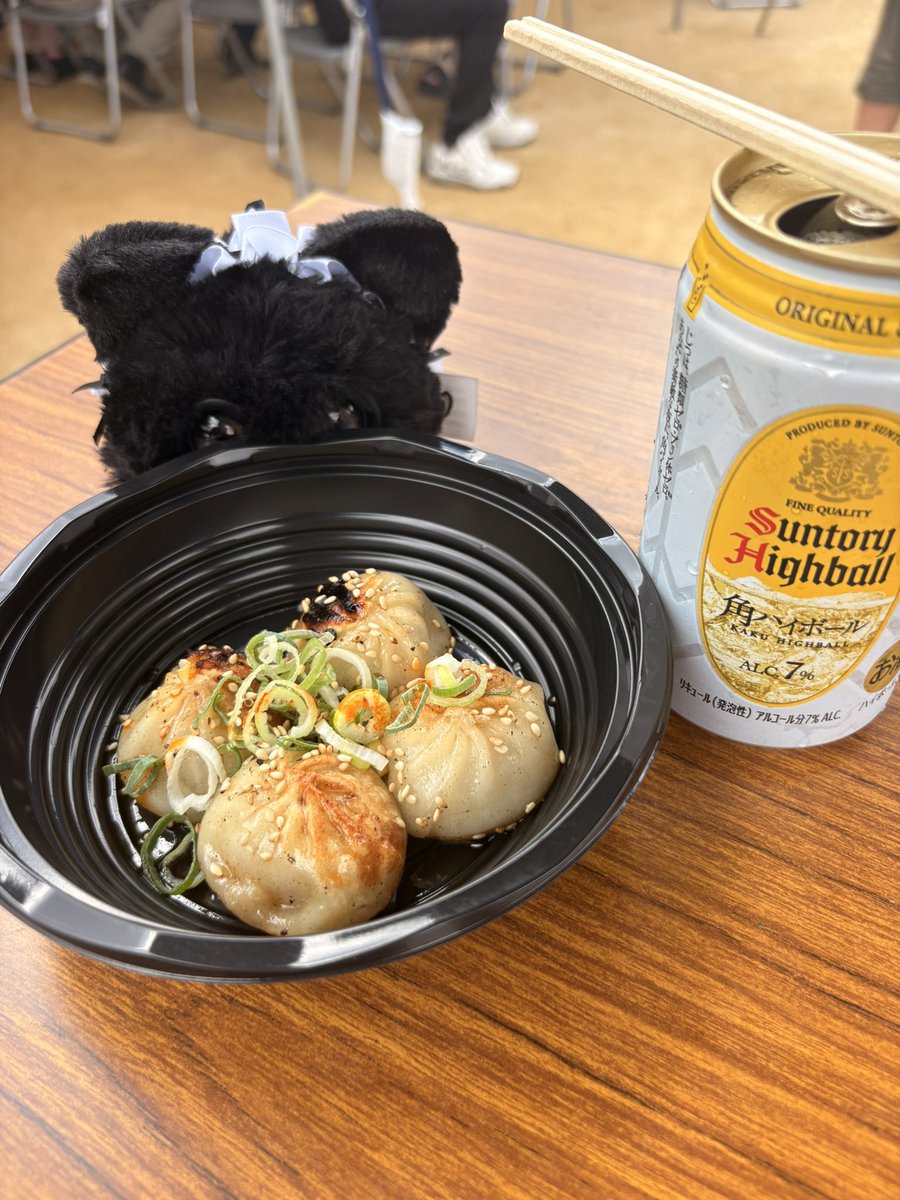 ItigatsuU's tweet photo. 焼き小籠包がとても好きでね。これ目当てでYATAIフェスに行ったんだけど，どちらも美味しくて良かった。個人的には2件目の極旨が好きだったなー。汁は少ないけど肉の味がしっかりしてて食べ応えあった https://t.co/xFBm5lSDxs