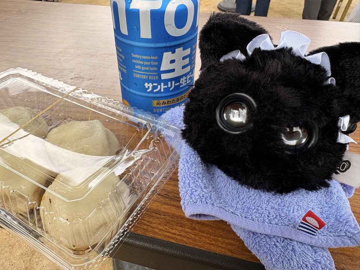 ItigatsuU's tweet photo. 焼き小籠包がとても好きでね。これ目当てでYATAIフェスに行ったんだけど，どちらも美味しくて良かった。個人的には2件目の極旨が好きだったなー。汁は少ないけど肉の味がしっかりしてて食べ応えあった https://t.co/xFBm5lSDxs