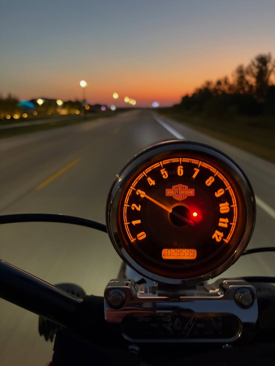 JulieGebrald's tweet photo. Beautiful night for a quick ride! https://t.co/XycWmcigdP