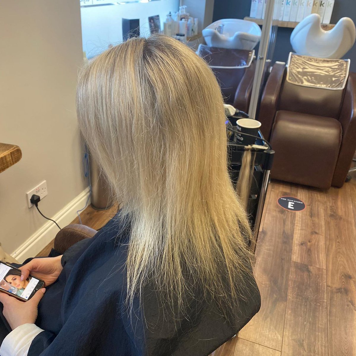 LadawnQuintas's tweet photo. Swipe to see how @michelle_vibehairstudio transformed this gal using @goldfeverhair
Michelle is so busy with extensions so if it’s something you’re thinking of, book in for your free consultation 💫 https://t.co/TtjYDLlUgB